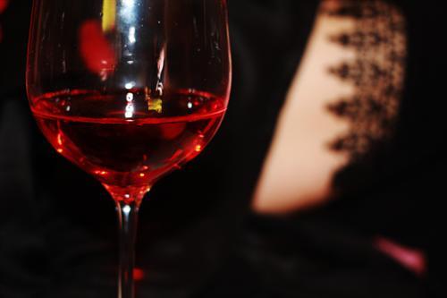 东京食尸鬼神代利世Cos  神似[花心] cn:  陆大壮 
staff摄影：魂淡化妆：花花后期：花花协力：浅小貂  雪泥马  狼王 bcy.net/coser/detail/21796/175037