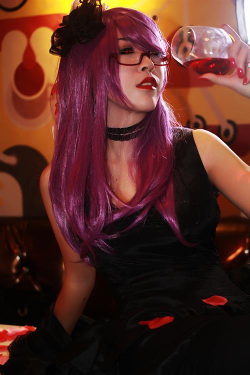 东京食尸鬼神代利世Cos  神似[花心] cn:  陆大壮 
staff摄影：魂淡化妆：花花后期：花花协力：浅小貂  雪泥马  狼王 bcy.net/coser/detail/21796/175037