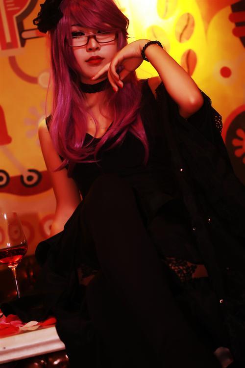 东京食尸鬼神代利世Cos  神似[花心] cn:  陆大壮 
staff摄影：魂淡化妆：花花后期：花花协力：浅小貂  雪泥马  狼王 bcy.net/coser/detail/21796/175037