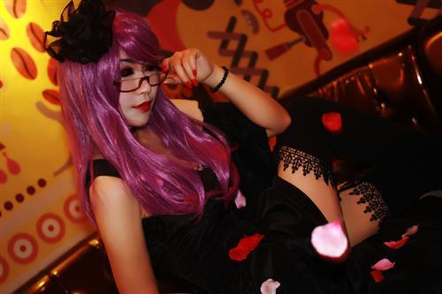 东京食尸鬼神代利世Cos  神似[花心] cn:  陆大壮 
staff摄影：魂淡化妆：花花后期：花花协力：浅小貂  雪泥马  狼王 bcy.net/coser/detail/21796/175037