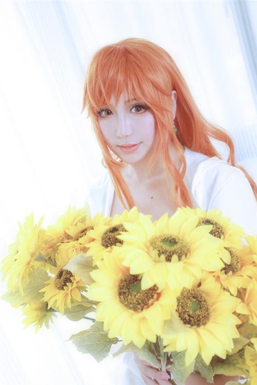 海贼王小贼猫娜美喷血Cosplay    [怒骂] cn:  伊莱凡斯 
staff摄影：帝人化妆：伊莱凡斯后期：伊莱凡斯  bcy.net/coser/detail/9399/128254