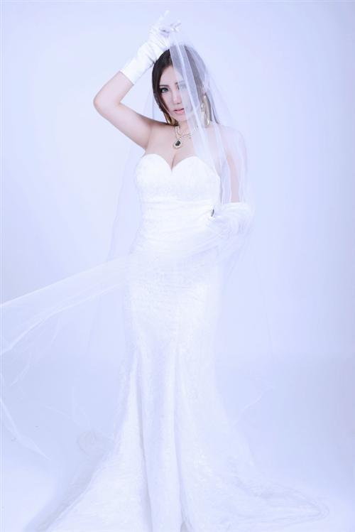 海贼王御姐 女帝Cosplay 美腻 ⊙▽⊙角色 女帝 波雅·汉库克     cn:  伊莱凡斯 
staff摄影：舞指化妆：自理后期：自理协力：馥瑾  bcy.net/coser/detail/9399/102426