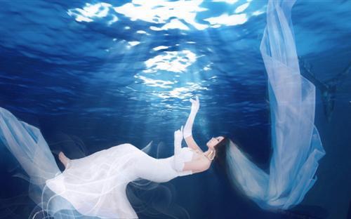 海贼王御姐 女帝Cosplay 美腻 ⊙▽⊙角色 女帝 波雅·汉库克     cn:  伊莱凡斯 
staff摄影：舞指化妆：自理后期：自理协力：馥瑾  bcy.net/coser/detail/9399/102426