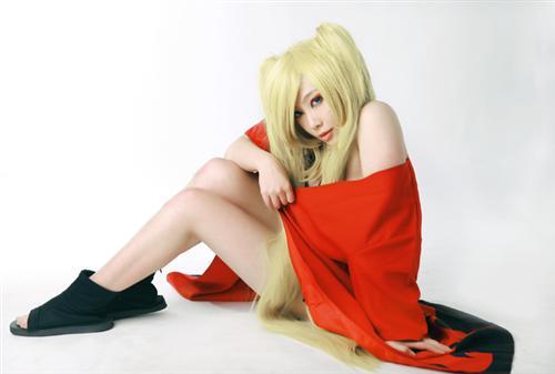 妹子喷血Cosplay鸣人，不能再性感了,PS:第一张有点像韩雪[花心]  cn:  朴小蕥 
staff化妆：路路后期：朴小蕥协力：山田小宝说美咲要姓伏 bcy.net/coser/detail/4581/17634