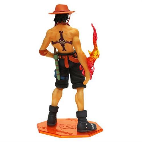 #海贼王P.O.P 系列#角色： 波特卡斯·D·艾斯(ポートガス・D・エース)
系列： P.O.P Series 3
造型师： Black Sabbath (ブラックサバス)
发售价： ¥3990日元
发售日期：2005/03
高度： 230mm
限定： 否