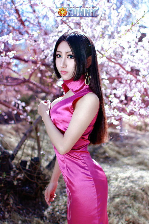 【桑尼社】海贼王--波雅·汉库克Cosplay，美翻了[花心] [花心][花心]“无论妾身做错什么事情都会被原谅，因为妾身实在是太美了！” http://weibo.com/5090754263/BED9jlb9R
