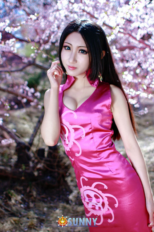 【桑尼社】海贼王--波雅·汉库克Cosplay，美翻了[花心] [花心][花心]“无论妾身做错什么事情都会被原谅，因为妾身实在是太美了！” http://weibo.com/5090754263/BED9jlb9R