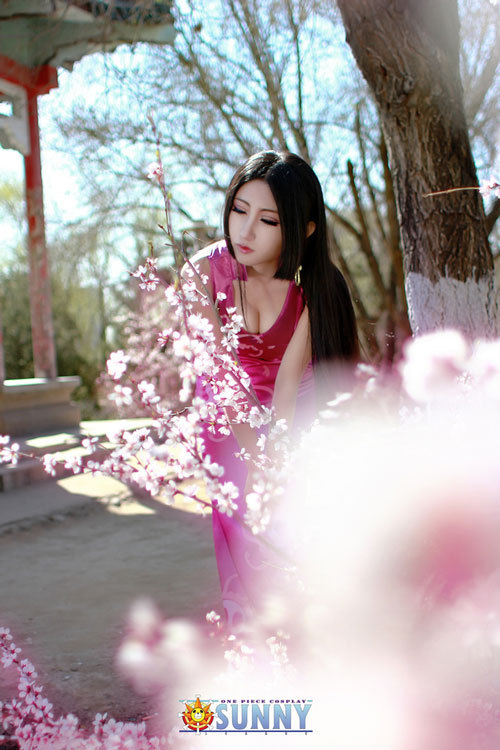 【桑尼社】海贼王--波雅·汉库克Cosplay，美翻了[花心] [花心][花心]“无论妾身做错什么事情都会被原谅，因为妾身实在是太美了！” http://weibo.com/5090754263/BED9jlb9R