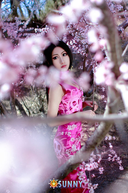 【桑尼社】海贼王--波雅·汉库克Cosplay，美翻了[花心] [花心][花心]“无论妾身做错什么事情都会被原谅，因为妾身实在是太美了！” http://weibo.com/5090754263/BED9jlb9R