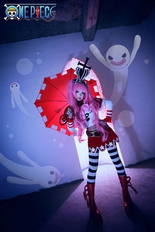 #桑尼社#海贼王COS-正片幽灵公主-佩罗娜：呵咯呵咯呵咯呵咯呵咯，我要让世界上所有可爱的玩具都变成我的僵尸。超赞[花心]  http://weibo.com/5090754263/BcZELcbR1