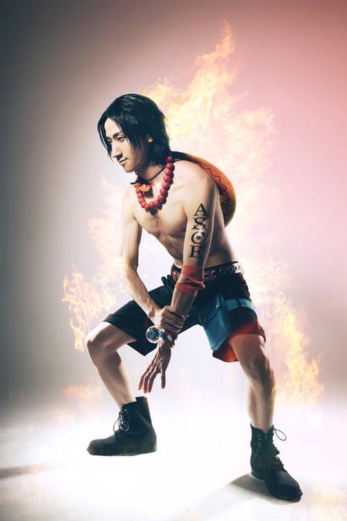 海贼王艾斯Cosplay 超气质还原[花心] cn:  漩涡鸣仙  bcy.net/coser/detail/20632/179230