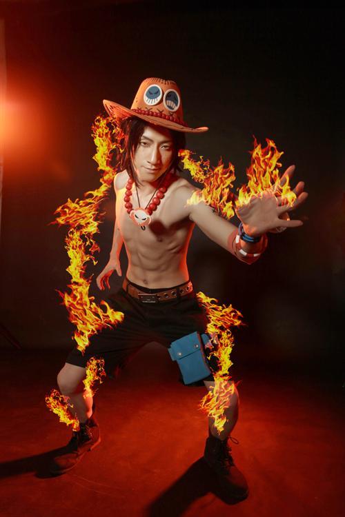 海贼王艾斯Cosplay 超气质还原[花心] cn:  漩涡鸣仙  bcy.net/coser/detail/20632/179230
