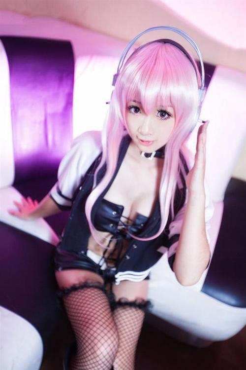 【福利】自带电眼萌萌哒的超级索尼子精美Cosplay赏，电眼美腿神还原，从原漫中走出的超级软妹子！！！
原作：《超级索尼子》
索尼子 CN：樱姬就是睿天才
摄影：叶玄XO
化妆：樱姬就是睿天才
后期：叶玄XO