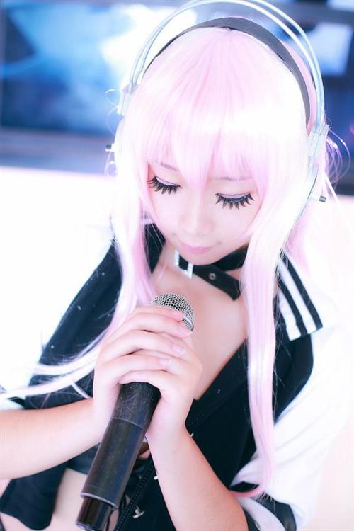 【福利】自带电眼萌萌哒的超级索尼子精美Cosplay赏，电眼美腿神还原，从原漫中走出的超级软妹子！！！
原作：《超级索尼子》
索尼子 CN：樱姬就是睿天才
摄影：叶玄XO
化妆：樱姬就是睿天才
后期：叶玄XO