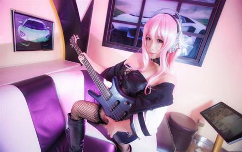 【福利】自带电眼萌萌哒的超级索尼子精美Cosplay赏，电眼美腿神还原，从原漫中走出的超级软妹子！！！
原作：《超级索尼子》
索尼子 CN：樱姬就是睿天才
摄影：叶玄XO
化妆：樱姬就是睿天才
后期：叶玄XO