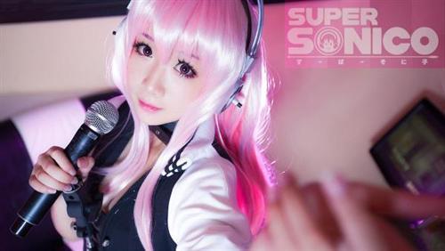 【福利】自带电眼萌萌哒的超级索尼子精美Cosplay赏，电眼美腿神还原，从原漫中走出的超级软妹子！！！
原作：《超级索尼子》
索尼子 CN：樱姬就是睿天才
摄影：叶玄XO
化妆：樱姬就是睿天才
后期：叶玄XO