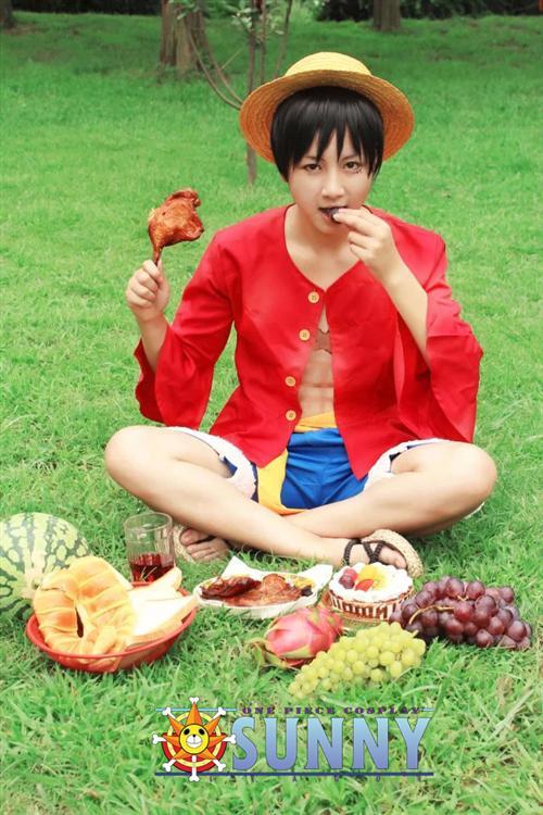 #桑尼社#海贼王吃货路飞萌萌哒Cosplay [嘻嘻] 可惜没有伙伴在旁边[晕]
http://weibo.com/5090754263/BhR20mJx5