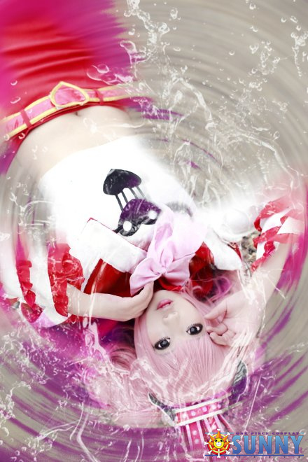 #桑尼社#海贼王佩罗娜Cosplay 佩罗娜Sama请让我成为你的僵尸吧！！！！！ [花心]http://weibo.com/5090754263/BlacNjk6G