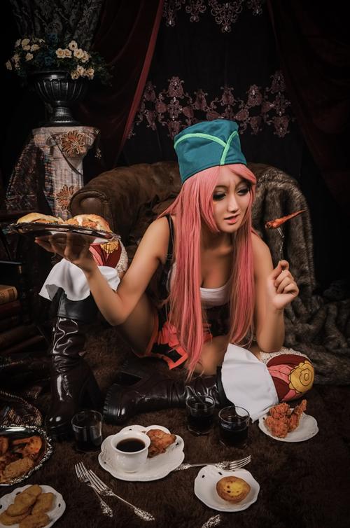 海贼王超新星饕餮女乔艾莉波妮Cosplay [花心] cn:  酒汪 
staff摄影：贝波化妆：酒汪后期：东方NaziParty  白卓业协力：千树梨 bcy.net/coser/detail/31843/187644