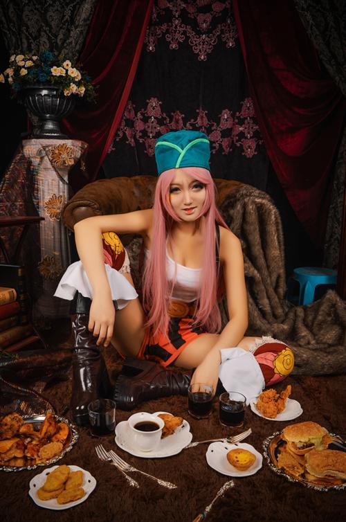 海贼王超新星饕餮女乔艾莉波妮Cosplay [花心] cn:  酒汪 
staff摄影：贝波化妆：酒汪后期：东方NaziParty  白卓业协力：千树梨 bcy.net/coser/detail/31843/187644