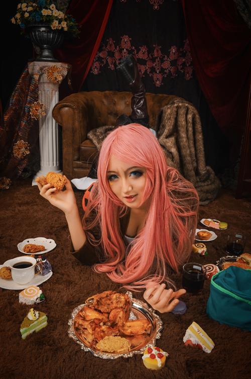 海贼王超新星饕餮女乔艾莉波妮Cosplay [花心] cn:  酒汪 
staff摄影：贝波化妆：酒汪后期：东方NaziParty  白卓业协力：千树梨 bcy.net/coser/detail/31843/187644