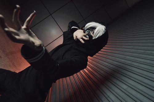 东京食尸鬼剧情Cos，略诡异【世界上所有不利的状况都是当事者能力不足导致的】
角色 神代利世     cn:  Grace格林 
金木研     cn:  小白 
staff摄影：地球人化妆：Grace格林  沐宸后期：伊莱凡斯协力：沐宸  徵鸳 bcy.net/coser/detail/27519/187528