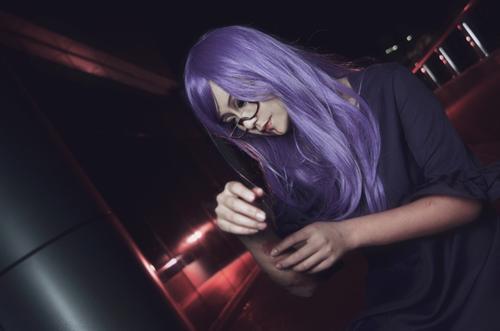 东京食尸鬼剧情Cos，略诡异【世界上所有不利的状况都是当事者能力不足导致的】
角色 神代利世     cn:  Grace格林 
金木研     cn:  小白 
staff摄影：地球人化妆：Grace格林  沐宸后期：伊莱凡斯协力：沐宸  徵鸳 bcy.net/coser/detail/27519/187528