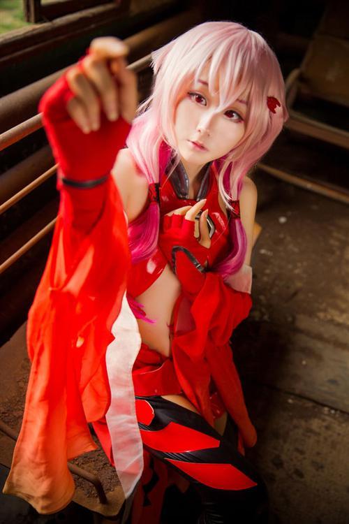 【Cosplay欣赏】罪恶王冠 楪祈金鱼装 Cosplay
角色 楪祈     cn:  面瘫少女菌子酱Cosplay
staff摄影：我是文艺天少  镜铭玄心化妆：面瘫少女菌子酱后期：抱抱协力：面瘫少女菌子酱 bcy.net/coser/detail/15908/189828