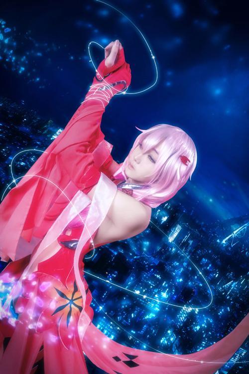 【Cosplay欣赏】罪恶王冠 楪祈金鱼装 Cosplay
角色 楪祈     cn:  面瘫少女菌子酱Cosplay
staff摄影：我是文艺天少  镜铭玄心化妆：面瘫少女菌子酱后期：抱抱协力：面瘫少女菌子酱 bcy.net/coser/detail/15908/189828