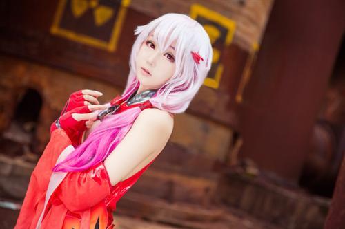 【Cosplay欣赏】罪恶王冠 楪祈金鱼装 Cosplay
角色 楪祈     cn:  面瘫少女菌子酱Cosplay
staff摄影：我是文艺天少  镜铭玄心化妆：面瘫少女菌子酱后期：抱抱协力：面瘫少女菌子酱 bcy.net/coser/detail/15908/189828