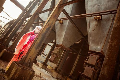 【Cosplay欣赏】罪恶王冠 楪祈金鱼装 Cosplay
角色 楪祈     cn:  面瘫少女菌子酱Cosplay
staff摄影：我是文艺天少  镜铭玄心化妆：面瘫少女菌子酱后期：抱抱协力：面瘫少女菌子酱 bcy.net/coser/detail/15908/189828