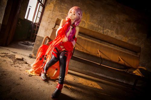 【Cosplay欣赏】罪恶王冠 楪祈金鱼装 Cosplay
角色 楪祈     cn:  面瘫少女菌子酱Cosplay
staff摄影：我是文艺天少  镜铭玄心化妆：面瘫少女菌子酱后期：抱抱协力：面瘫少女菌子酱 bcy.net/coser/detail/15908/189828