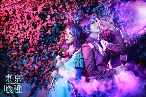 东京食尸鬼大型Cosplay，掉渣天[嘻嘻]
角色 月山习     cn:  天狼 
真户吴绪     cn:  8000
金木（白）     cn:  咖啡 
金木（黑）     cn:  金金 
董香     cn:  萧萧 
神代利世     cn:  孙妍
bcy.net/coser/detail/26719/189792