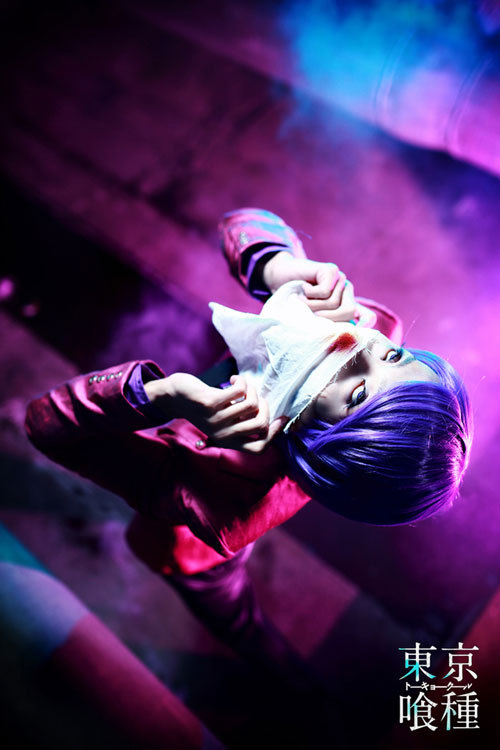 东京食尸鬼大型Cosplay，掉渣天[嘻嘻]
角色 月山习     cn:  天狼 
真户吴绪     cn:  8000
金木（白）     cn:  咖啡 
金木（黑）     cn:  金金 
董香     cn:  萧萧 
神代利世     cn:  孙妍
bcy.net/coser/detail/26719/189792