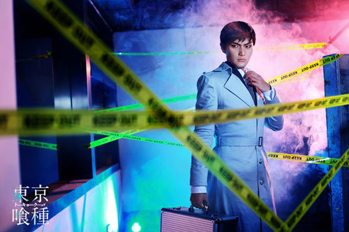 东京食尸鬼大型Cosplay，掉渣天[嘻嘻]
角色 月山习     cn:  天狼 
真户吴绪     cn:  8000
金木（白）     cn:  咖啡 
金木（黑）     cn:  金金 
董香     cn:  萧萧 
神代利世     cn:  孙妍
bcy.net/coser/detail/26719/189792