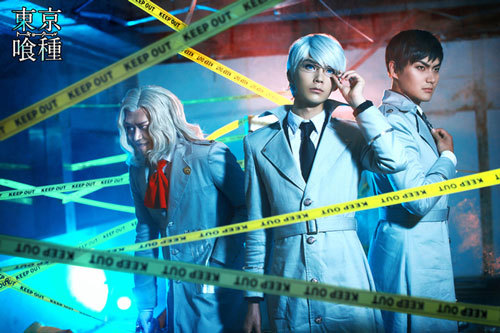 东京食尸鬼大型Cosplay，掉渣天[嘻嘻]
角色 月山习     cn:  天狼 
真户吴绪     cn:  8000
金木（白）     cn:  咖啡 
金木（黑）     cn:  金金 
董香     cn:  萧萧 
神代利世     cn:  孙妍
bcy.net/coser/detail/26719/189792