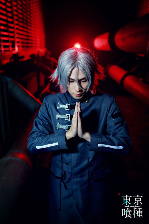 东京食尸鬼大型Cosplay，掉渣天[嘻嘻]
角色 月山习     cn:  天狼 
真户吴绪     cn:  8000
金木（白）     cn:  咖啡 
金木（黑）     cn:  金金 
董香     cn:  萧萧 
神代利世     cn:  孙妍
bcy.net/coser/detail/26719/189792