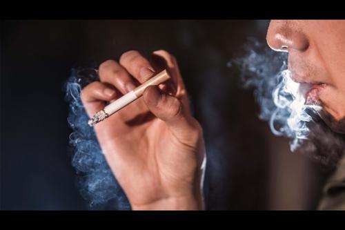 火影忍者猿飞阿斯玛Cosplay,老男人的沧桑，感觉好棒！ [嘻嘻] cn:  老爹王桑 
staff摄影：大脸化妆：龙崎后期：老爹王桑协力：日天 bcy.net/coser/detail/15376/189039