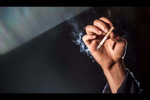 火影忍者猿飞阿斯玛Cosplay,老男人的沧桑，感觉好棒！ [嘻嘻] cn:  老爹王桑 
staff摄影：大脸化妆：龙崎后期：老爹王桑协力：日天 bcy.net/coser/detail/15376/189039