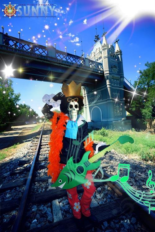 #桑尼社#海贼王布鲁克Cosplay 有心了，虽然是神还原，但是感觉怪怪的   http://weibo.com/5090754263/Bu9tyuRGz