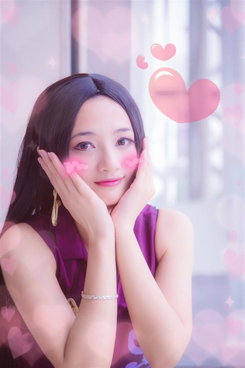 肤白貌美胸小女帝Cos，妹子萌萌哒[花心]  cn:  莲小玉 
staff摄影：鞘師的KIRABEN化妆：莲小玉后期：鞘師的KIRABEN