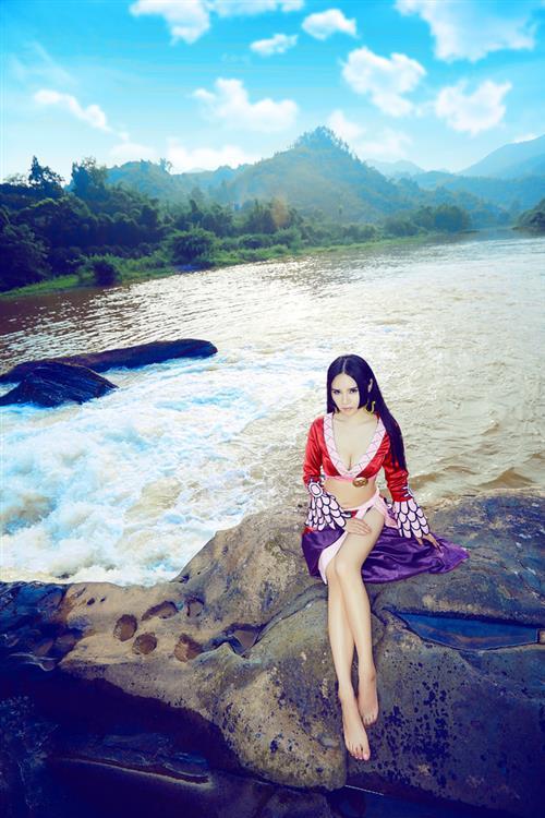 女帝波雅汉考克Cosplay[花心]，嘲讽姿势神还原[吃惊]
staff摄影：情心化妆：重庆西漫女帝-鼠鼠后期：重庆西漫女帝-鼠鼠
转自：bcy.net/coser/detail/20888/248128