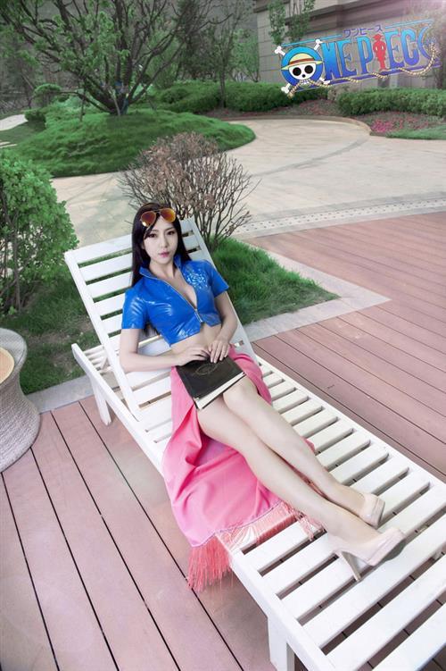 两年后罗宾娜美Cosplay [花心]
太美 (●＾U＾●)
妮可罗宾 cn: 江水月
娜美 cn: 你是我心_qq
staff摄影：长锋点绛唇 油条
bcy.net/coser/detail/37216/246203