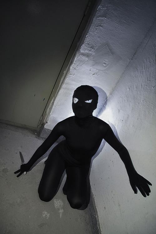 槽点人物黑衣人Cosplay  城会玩 跪了( •̀∀•́ )
阁下莫不是传说中的楼下小黑(๑• . •๑)
吓哭╭(°A°`)╮
神级还原
凶手身材这么棒我都舍不得抓呢（¯﹃¯）
慕名的笑了[哈哈]