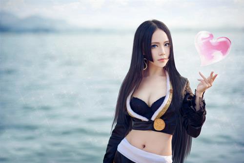 最新女帝波雅·汉库克Cosplay  气质 身材 神还原！棒棒哒！！好胸！[花心]
cn:  诡殊 
staff摄影：鑫叔化妆：诡殊后期：诡殊  鑫叔
bcy.net/coser/detail/1072/320383