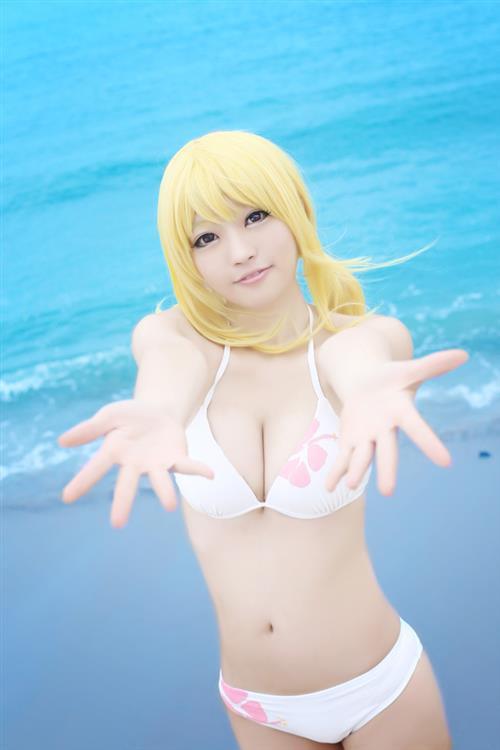 妖精的尾巴露西泳装Cosplay
就是来看球的[花心]
请文明观球[哈哈]
bcy.net/coser/detail/10291/334519