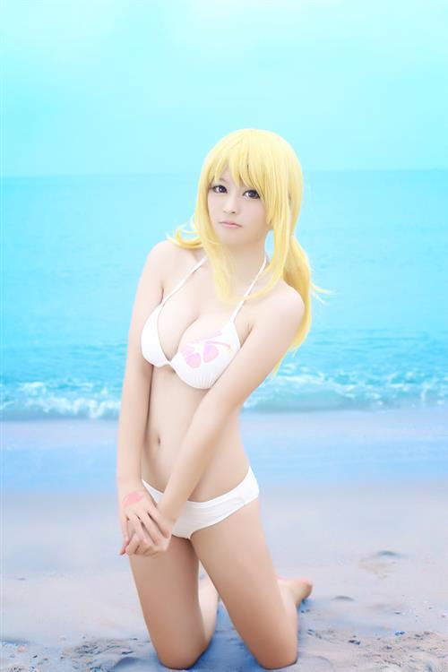 妖精的尾巴露西泳装Cosplay
就是来看球的[花心]
请文明观球[哈哈]
bcy.net/coser/detail/10291/334519