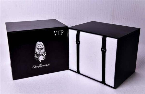 LB–Studios出品SD作品：坐姿明哥！
【总体】LB–Studios首款SD作品—坐姿明哥（非量产），采用了宝丽石原材料制作，XM标准包装，再配上一体物涂装的方式（烤漆），无论从整体造型还是各部分细节都接近完美。
【大小】该明哥底盘为20cm，高为17CM，整体重量约8kg。