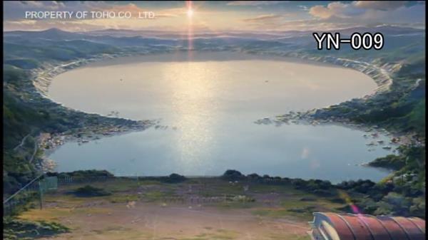 再来一波你的名字剧照，第一张图已经被吐槽到极致了。
话说那个打工的姐姐很有味道呀[花心]
第三张：这个动作想必是每个换身体之后男性的第一个动作吧[哈哈]