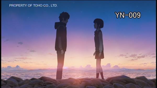 再来一波你的名字剧照，第一张图已经被吐槽到极致了。
话说那个打工的姐姐很有味道呀[花心]
第三张：这个动作想必是每个换身体之后男性的第一个动作吧[哈哈]